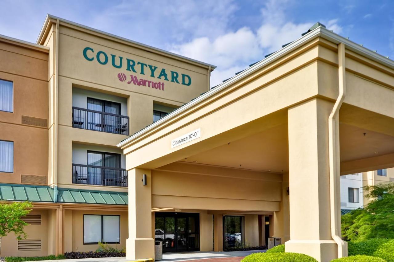 Отель Courtyard By Marriott Долтон Экстерьер фото
