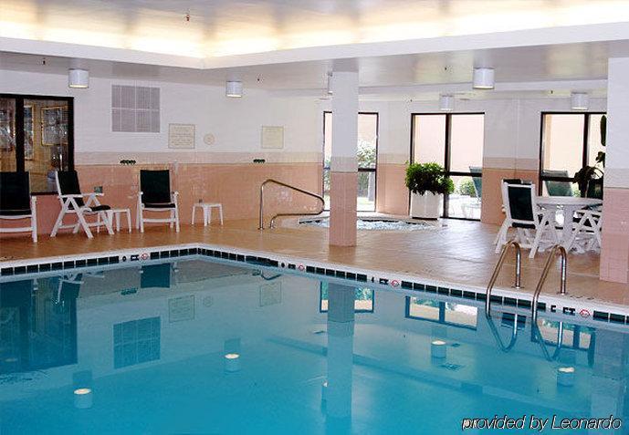 Отель Courtyard By Marriott Долтон Экстерьер фото